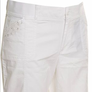 NWT-Gloria Vanderbilt G.Vanderbilt Carla Knit Waist Embroidery Bermuda Shorts